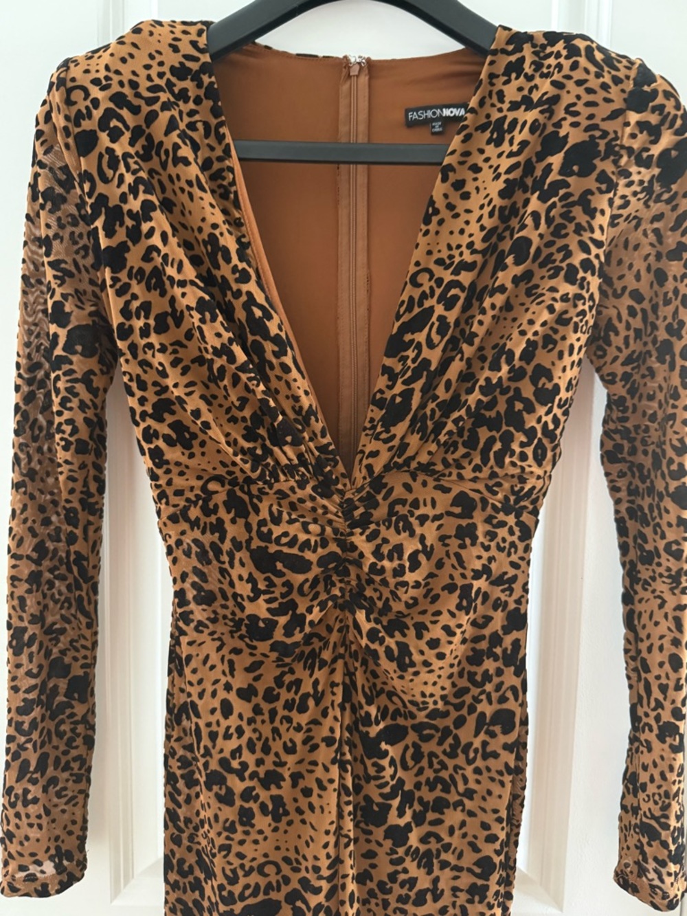 Leopard Print Long-Sleeve Jumpsuit With V-Neckline & Back Zipper Closure S - Picture 6 of 7
